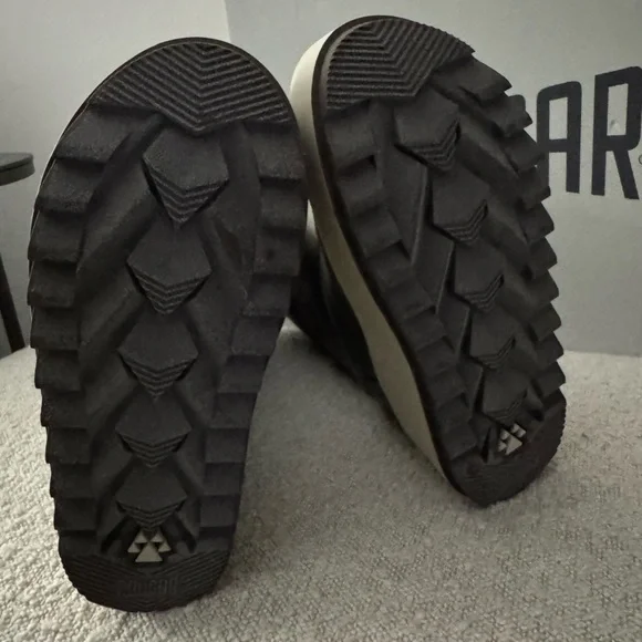 NWT Cougar Magneto Loden color snow boots~Size 8~Gorgeous boots! - Picture 8 of 16